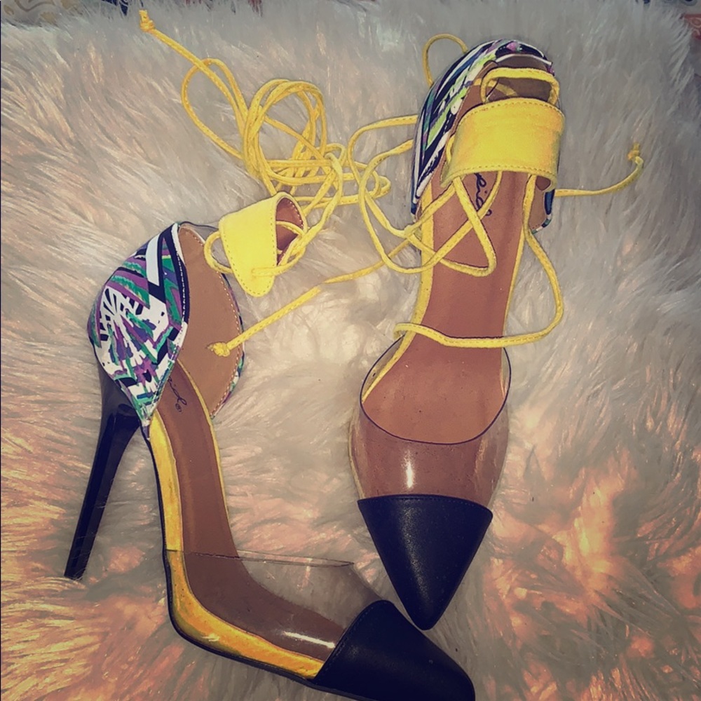 Stylish heels! Qupid